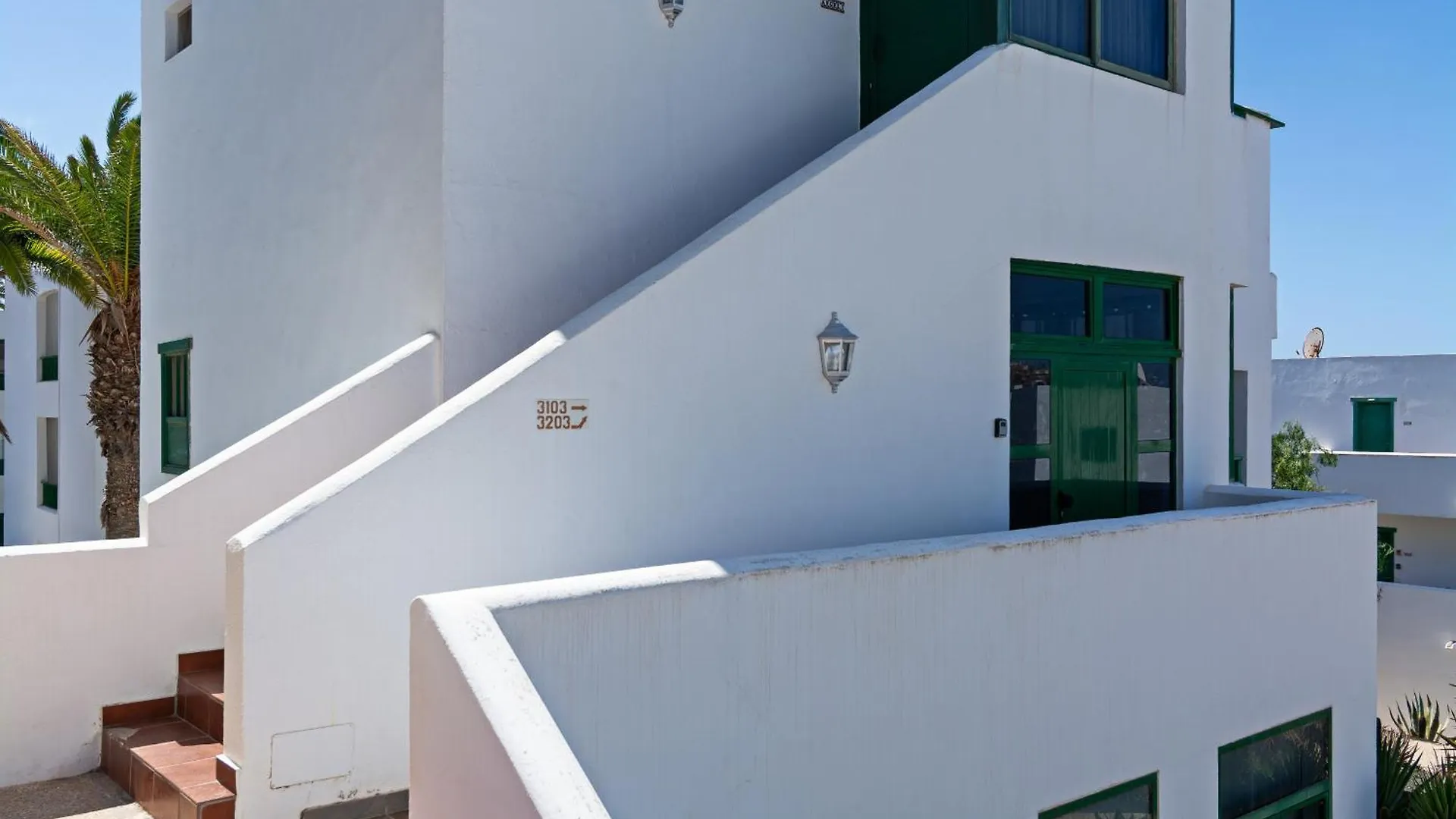 Tuscan Seaviews - 2Br Pool & Terrace Teguise  Teguise (Lanzarote)